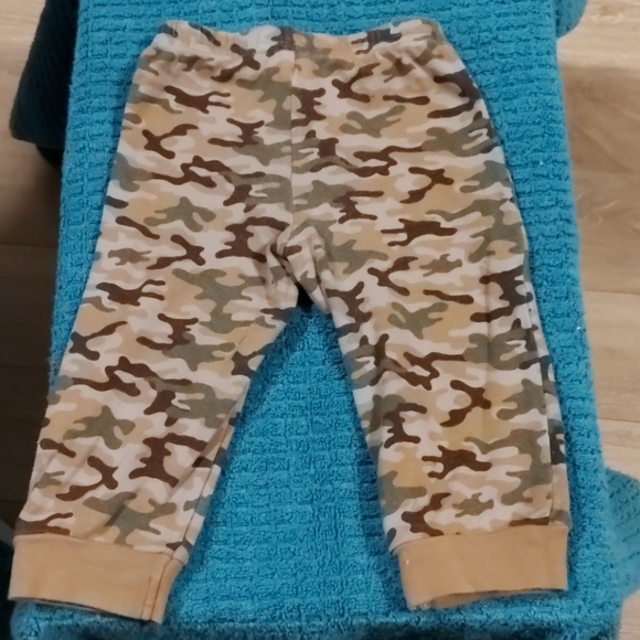 Carters 6-12 month pants - Picture 3 of 3